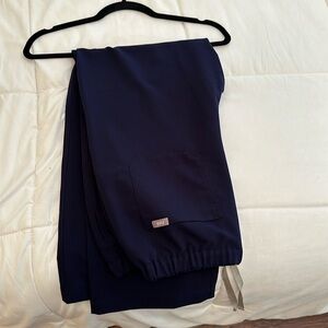 Men’s figs basic scrub pants